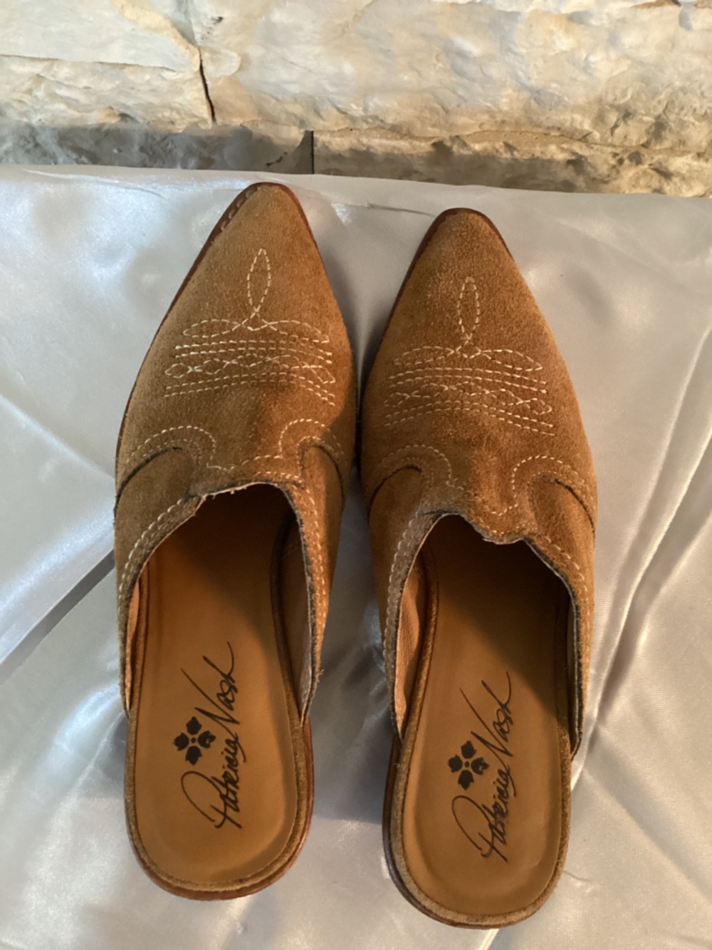 Patricia Nash Battista Suede Mules - Picture 10 of 13